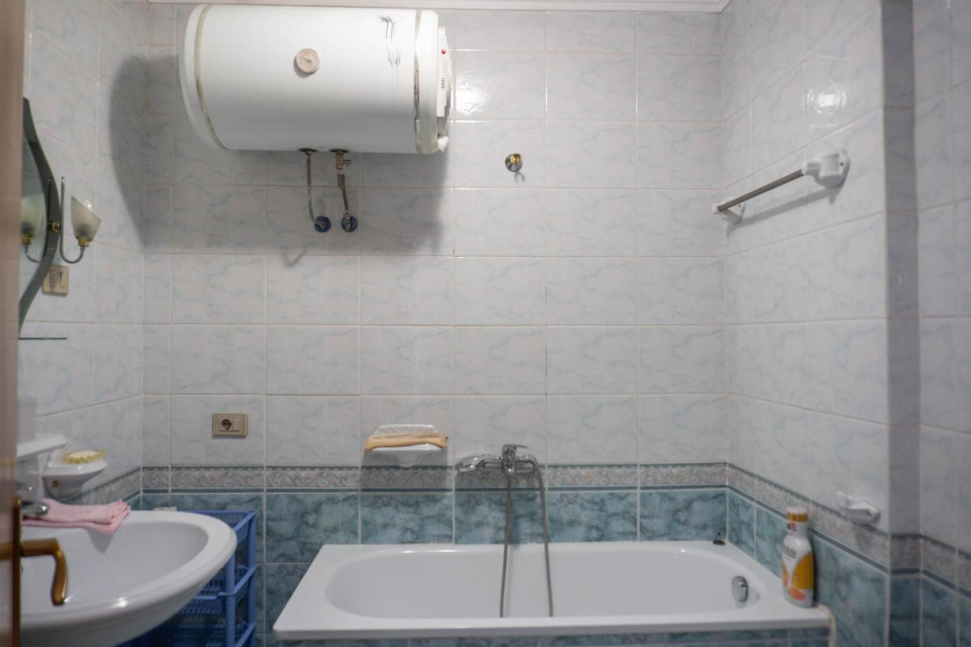 טיראנה Bllok Bright Private Bedrooms With Private Bathroom On Shared Apartment מראה חיצוני תמונה