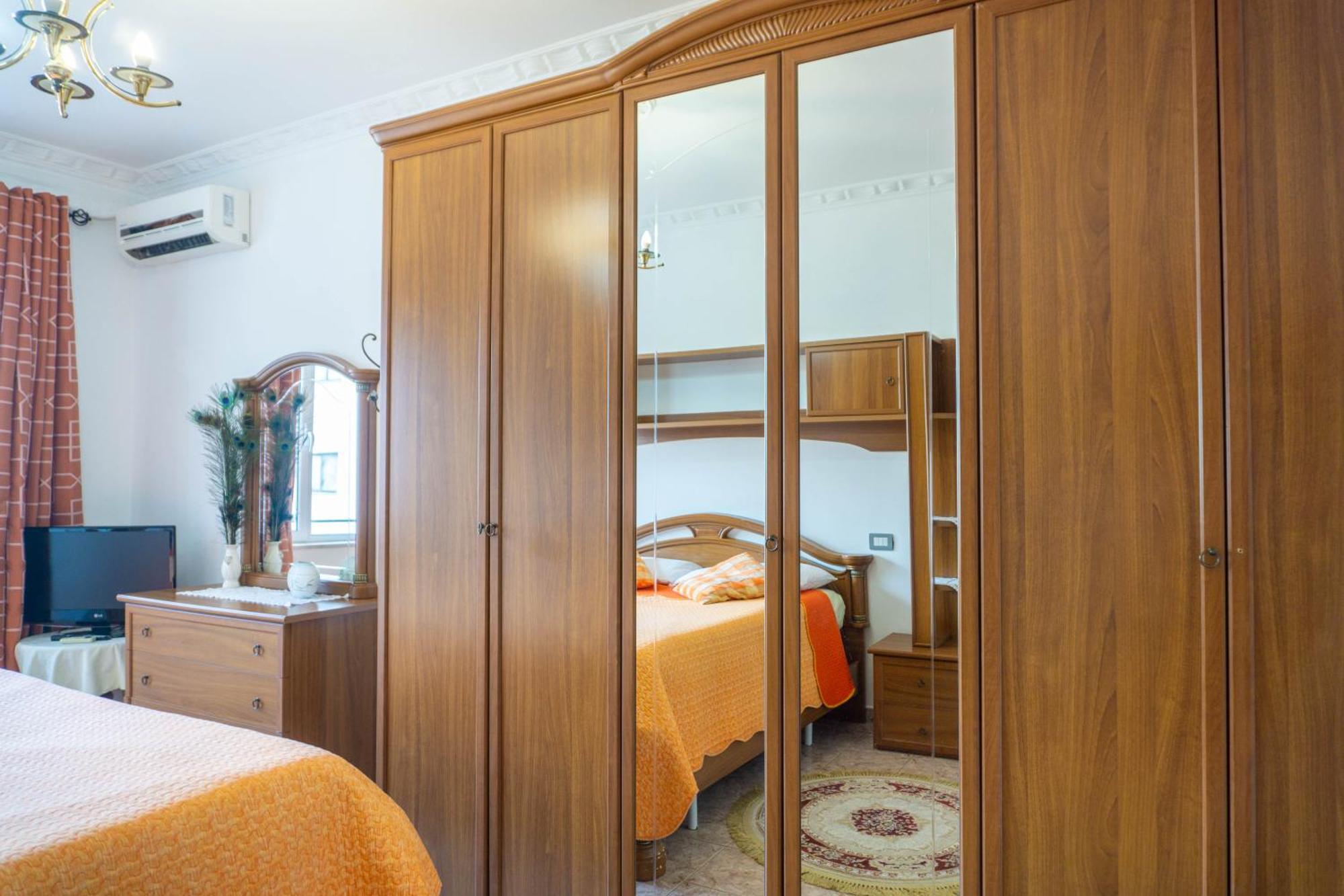 טיראנה Bllok Bright Private Bedrooms With Private Bathroom On Shared Apartment מראה חיצוני תמונה