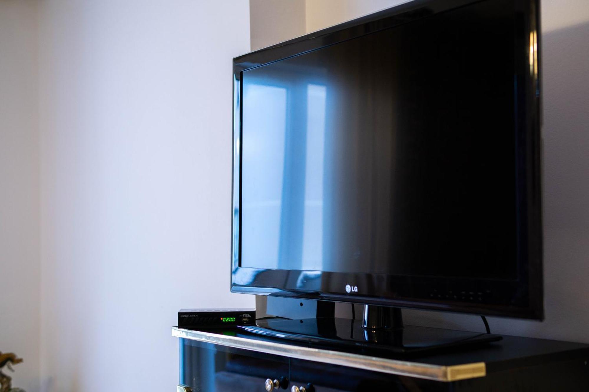 טיראנה Bllok Bright Private Bedrooms With Private Bathroom On Shared Apartment מראה חיצוני תמונה