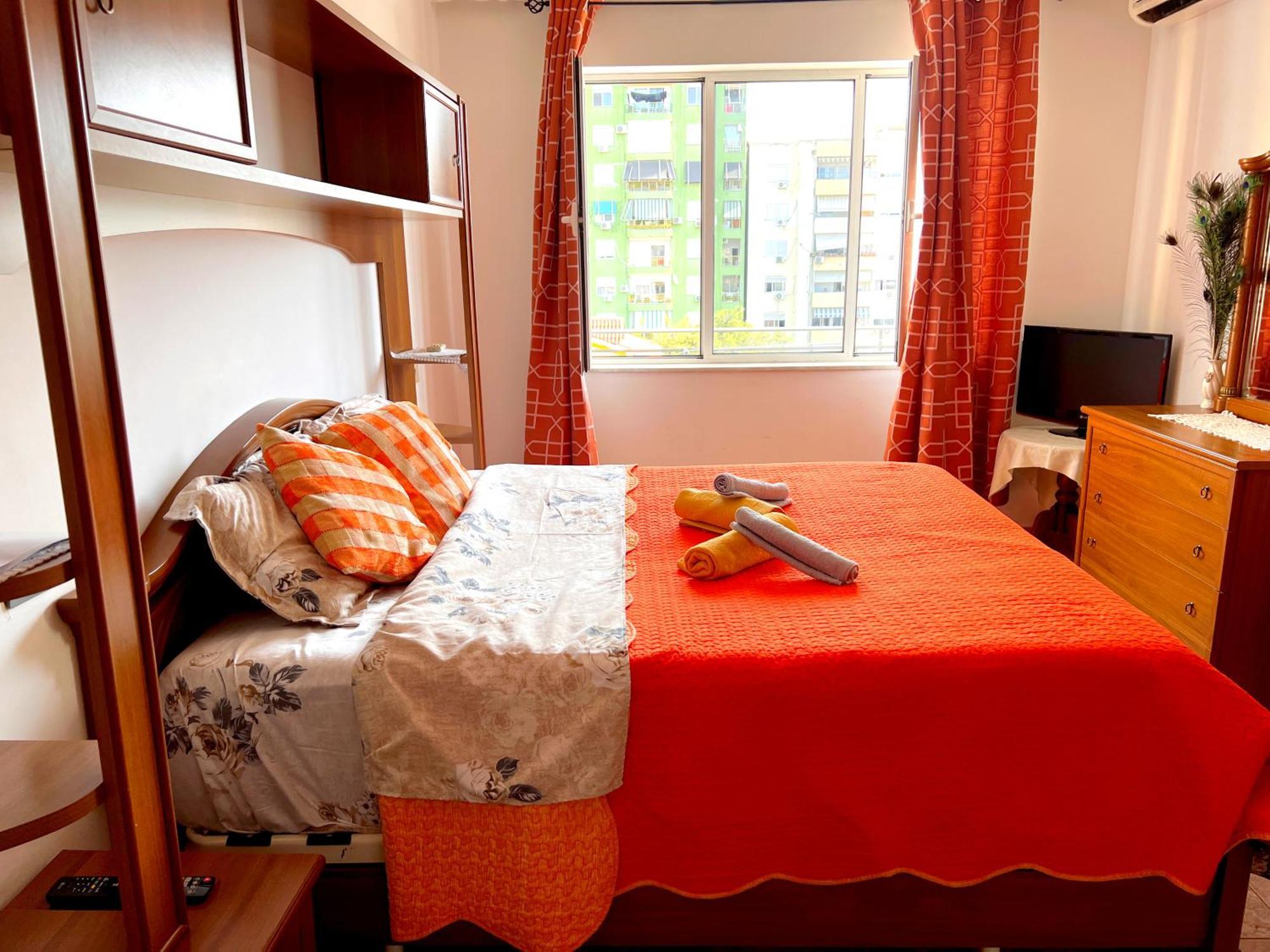 טיראנה Bllok Bright Private Bedrooms With Private Bathroom On Shared Apartment מראה חיצוני תמונה