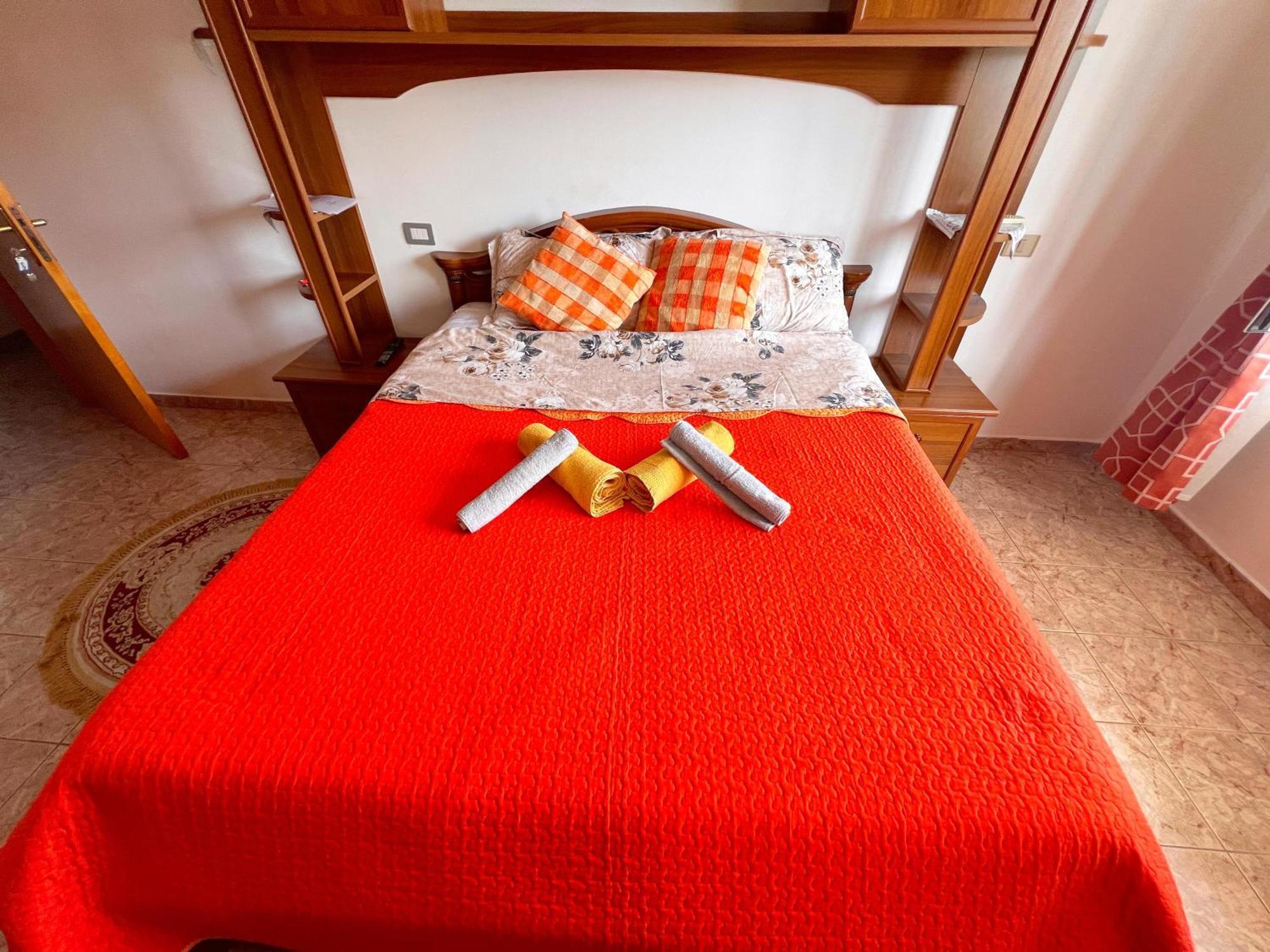 טיראנה Bllok Bright Private Bedrooms With Private Bathroom On Shared Apartment מראה חיצוני תמונה