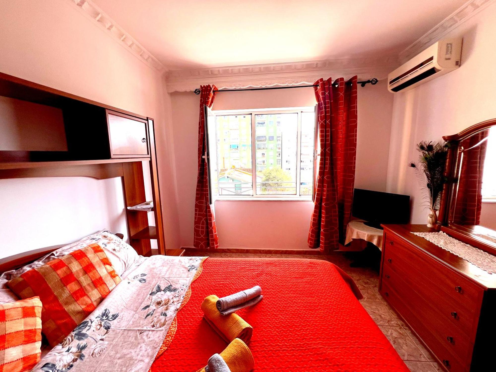 טיראנה Bllok Bright Private Bedrooms With Private Bathroom On Shared Apartment מראה חיצוני תמונה